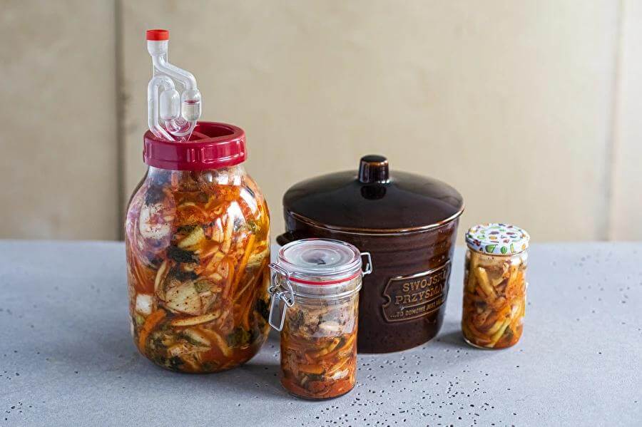 Fermentované kimchi v pohároch